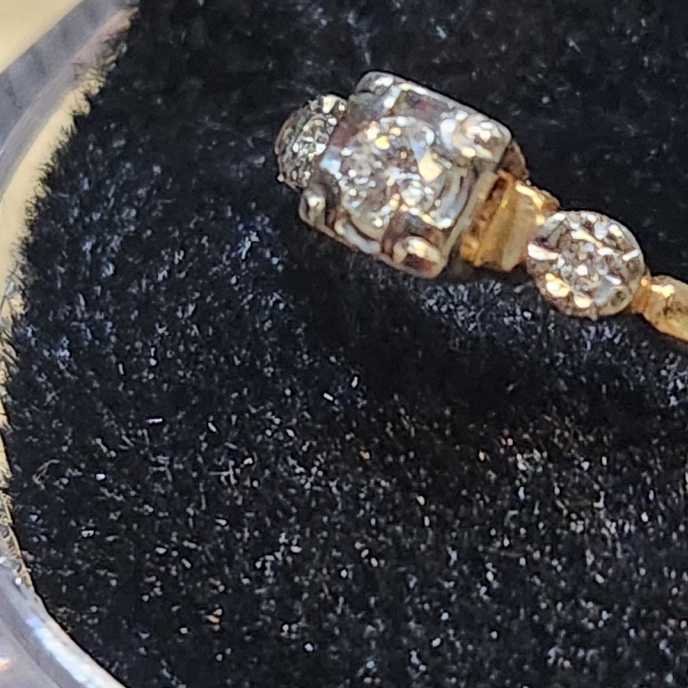 Solid Gold Two-Tone Art Deco Diamond Ring - image 3